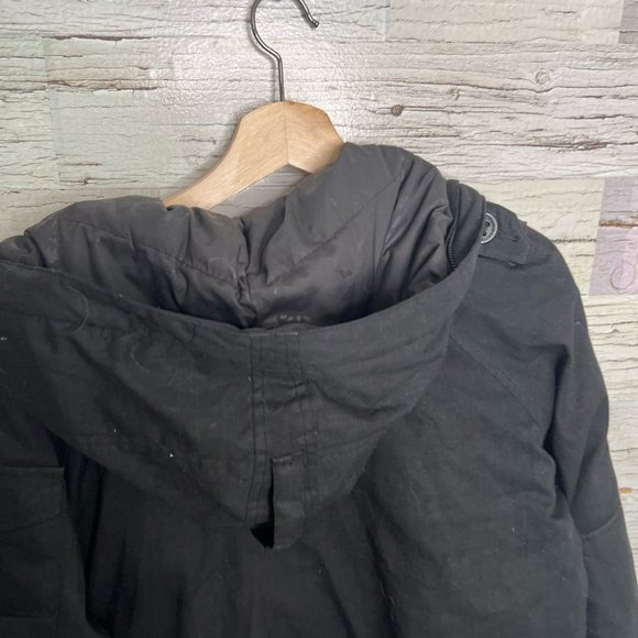 Aritzia community puffer black jacket size medium - Picture 8 of 13